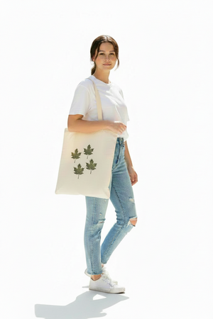 Maple Leaf Tote Lifestyle Shot