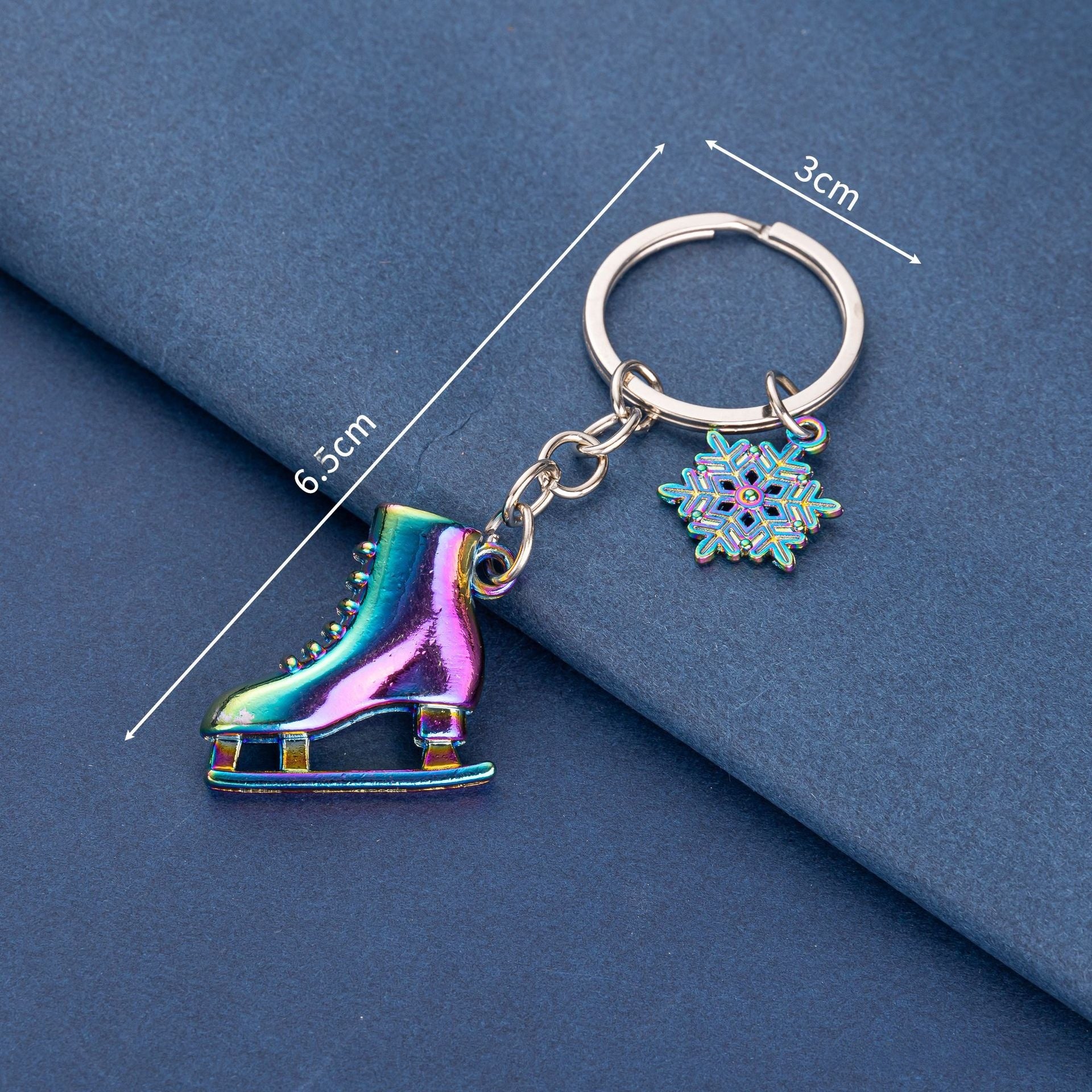 Colorful ice skate keychain size diagram – 6.5cm skate charm, 3cm key ring